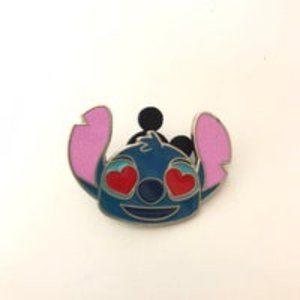 Stitch Heart Eyes Disney Trading Pin